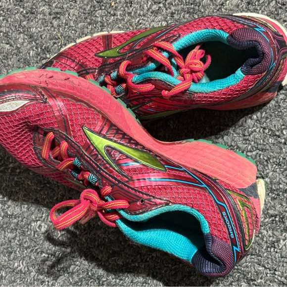 Assorted Women's Boots Collection - Picture 5 of 16